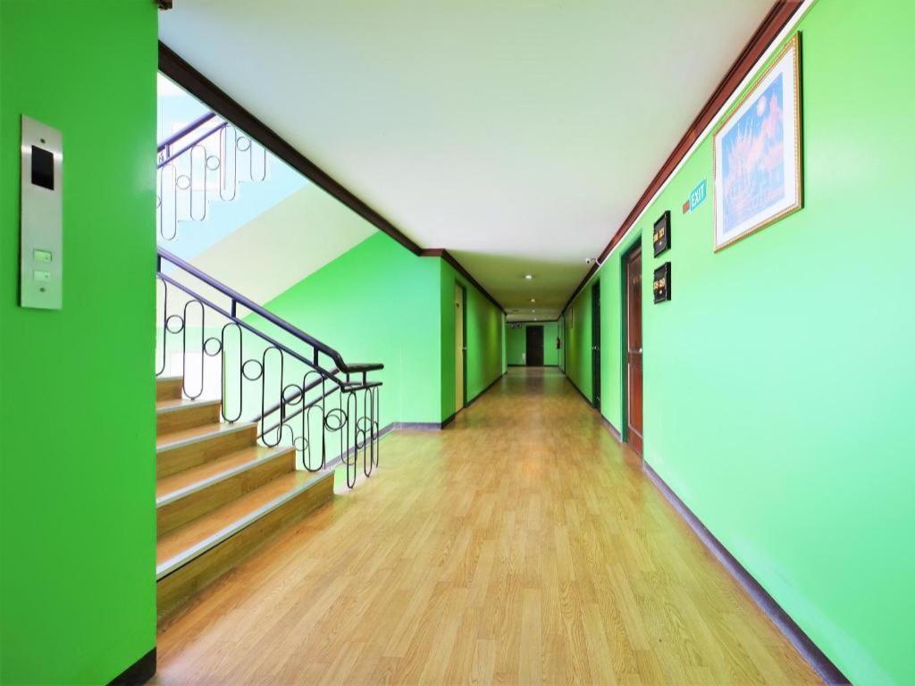 Oyo 565 Trang Hotel Екстериор снимка