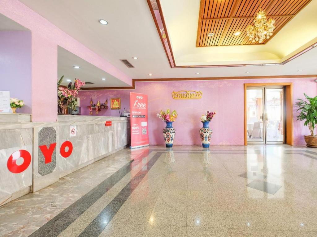 Oyo 565 Trang Hotel Екстериор снимка