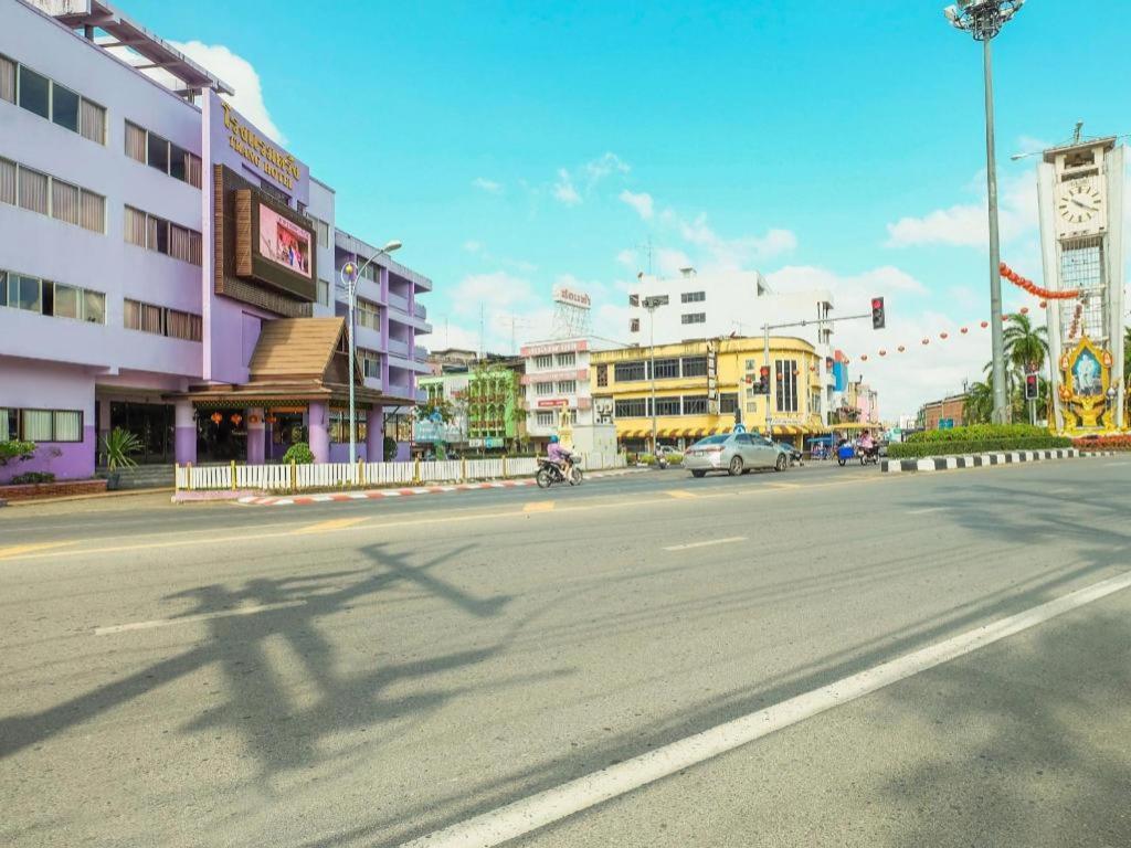 Oyo 565 Trang Hotel Екстериор снимка