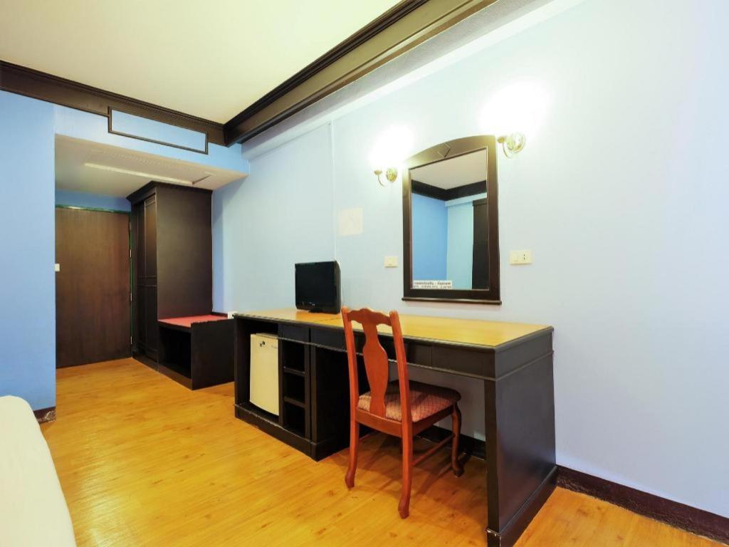 Oyo 565 Trang Hotel Екстериор снимка