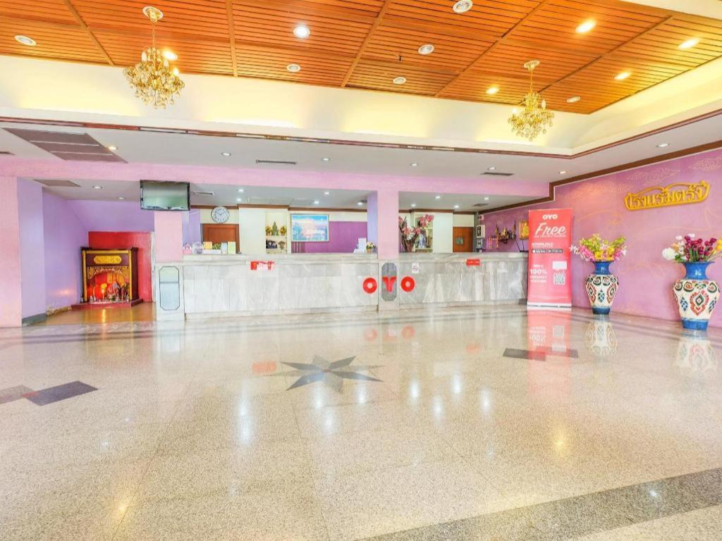 Oyo 565 Trang Hotel Екстериор снимка