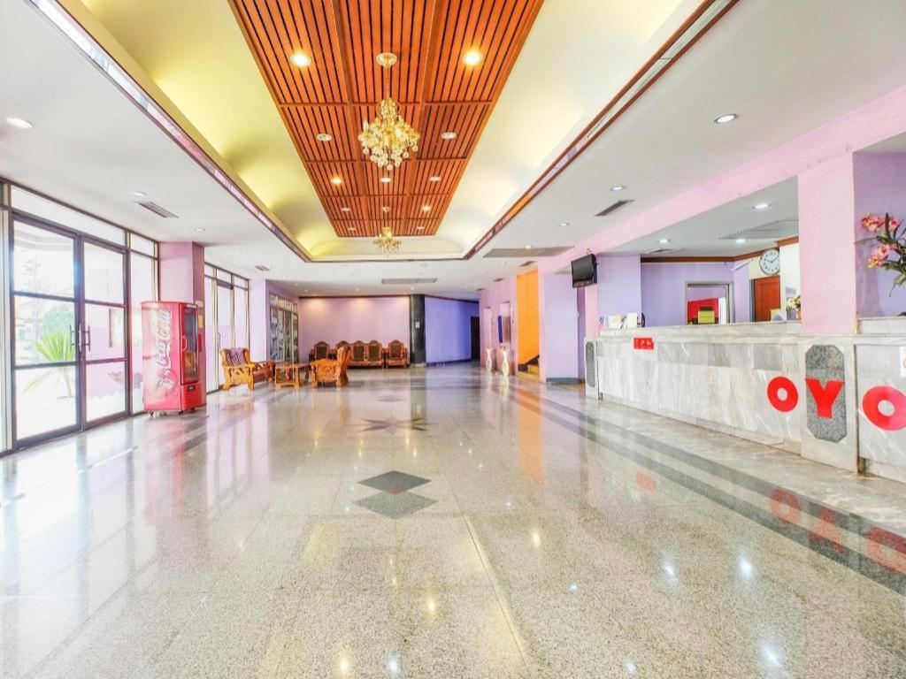 Oyo 565 Trang Hotel Екстериор снимка