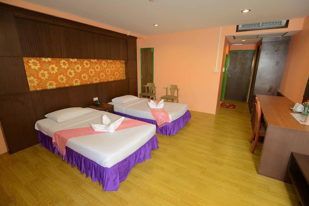 Oyo 565 Trang Hotel Екстериор снимка