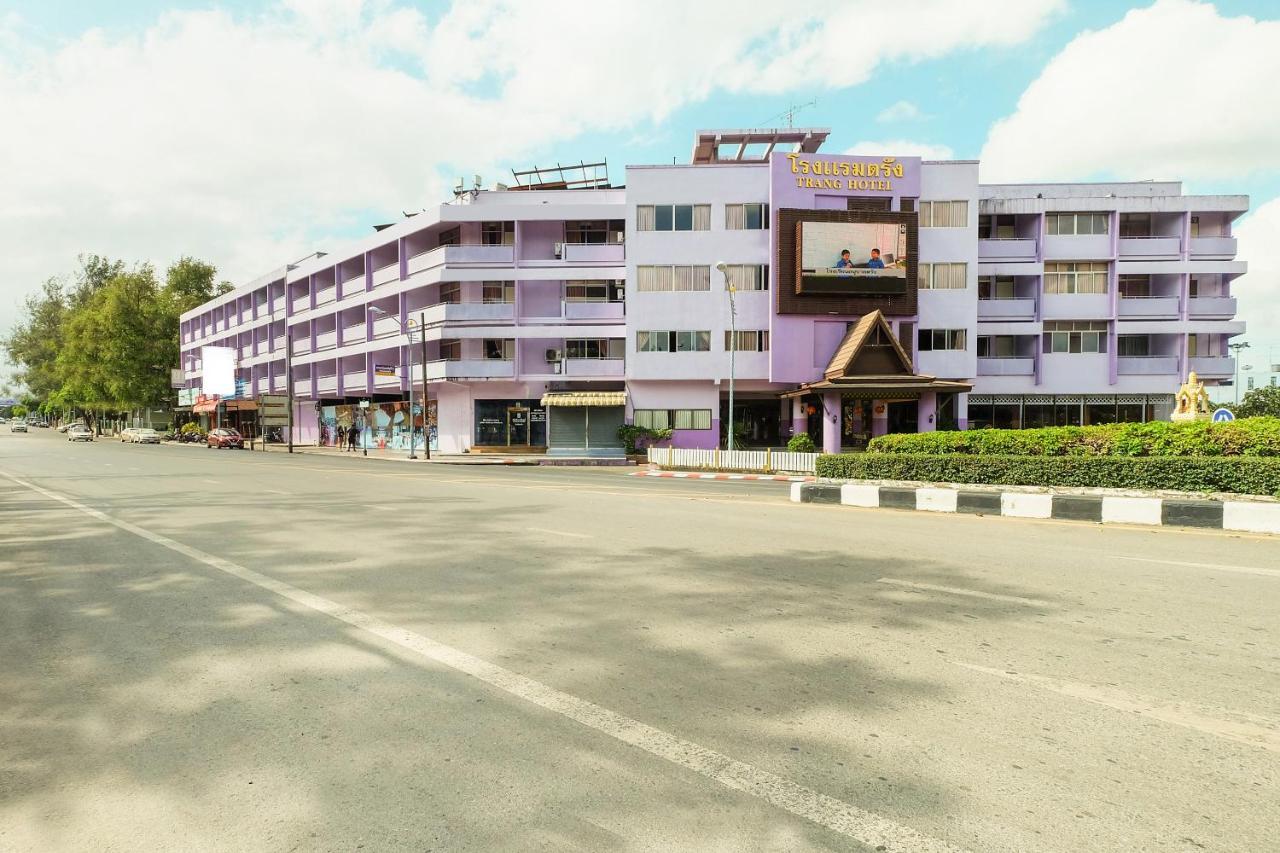 Oyo 565 Trang Hotel Екстериор снимка